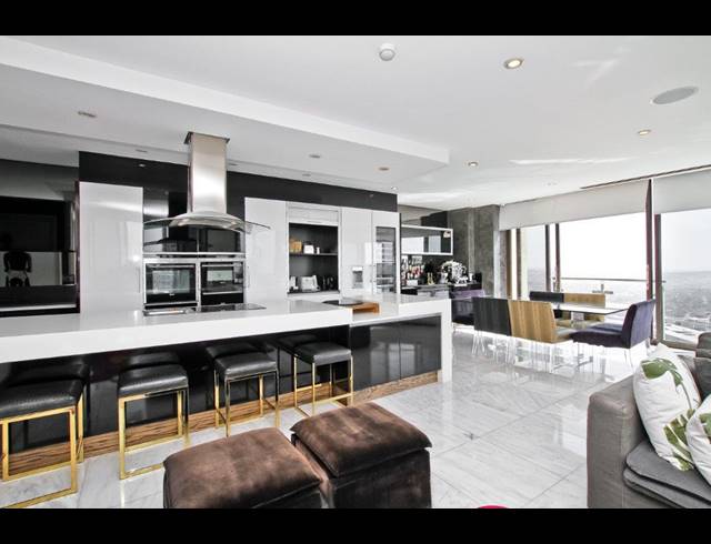 2 BEDROOM APARTMENT FOR SALE IN SANDOWN